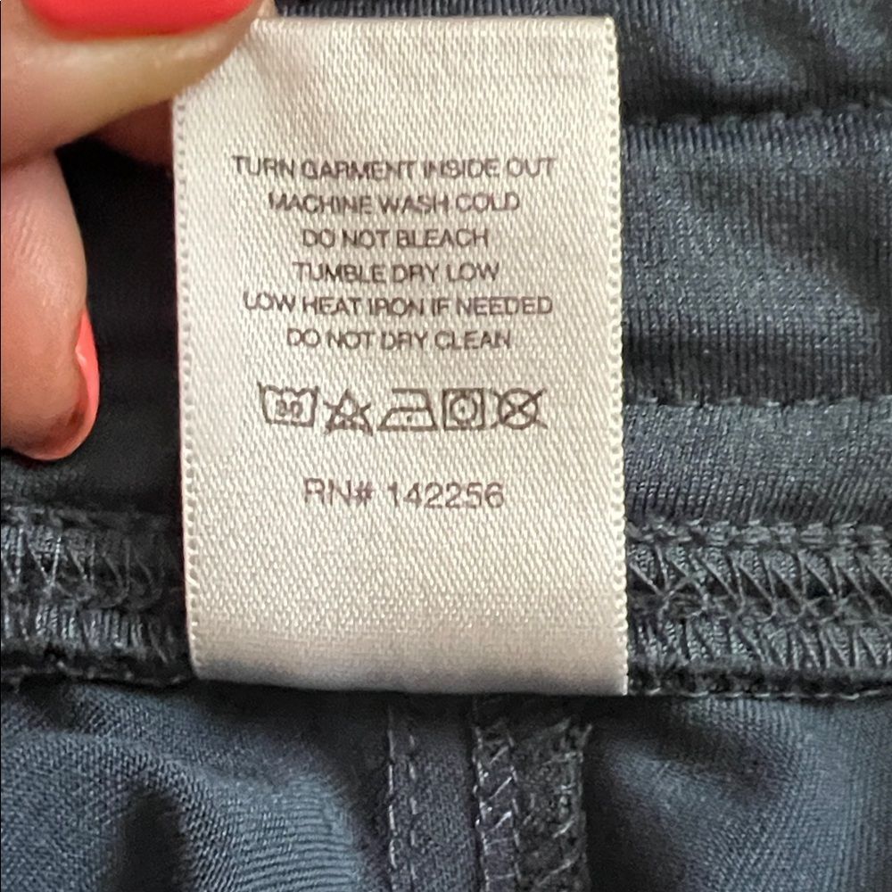 EUC Figs Scrub Pants in Size M - Picture 8 of 12